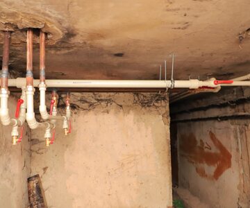 Замена трубной части водоснабжения в подвале многоквартирного дома